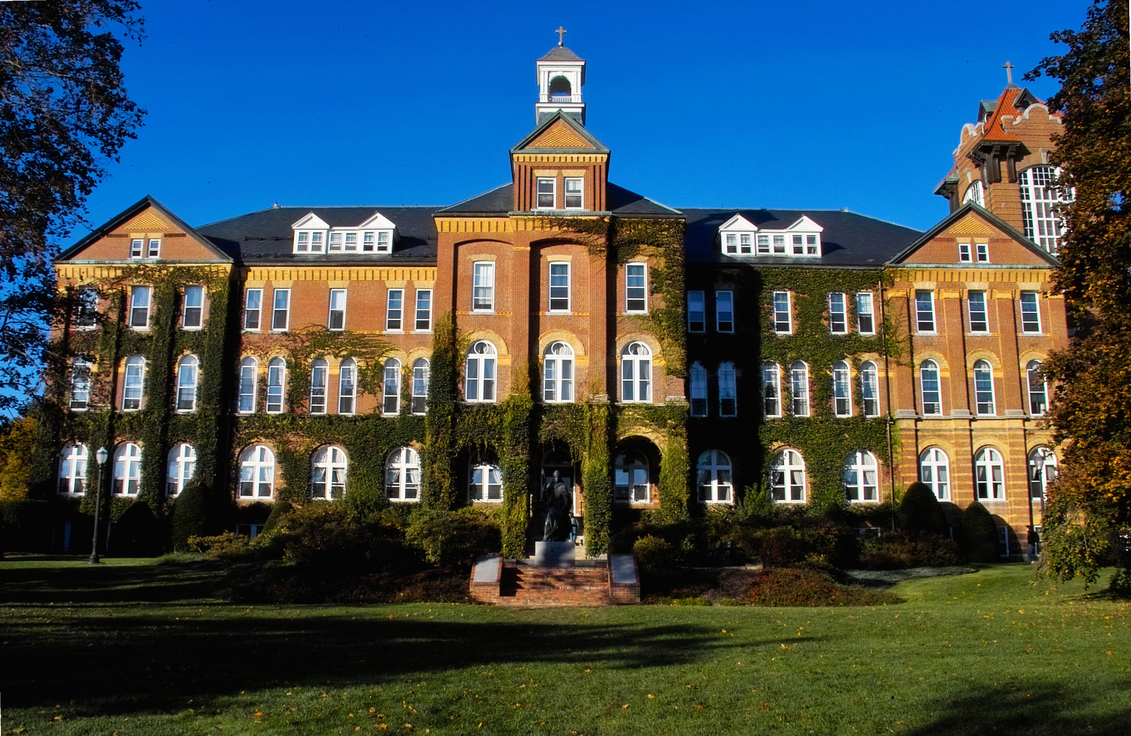 Beautiful Campus Visit College Admissions Process